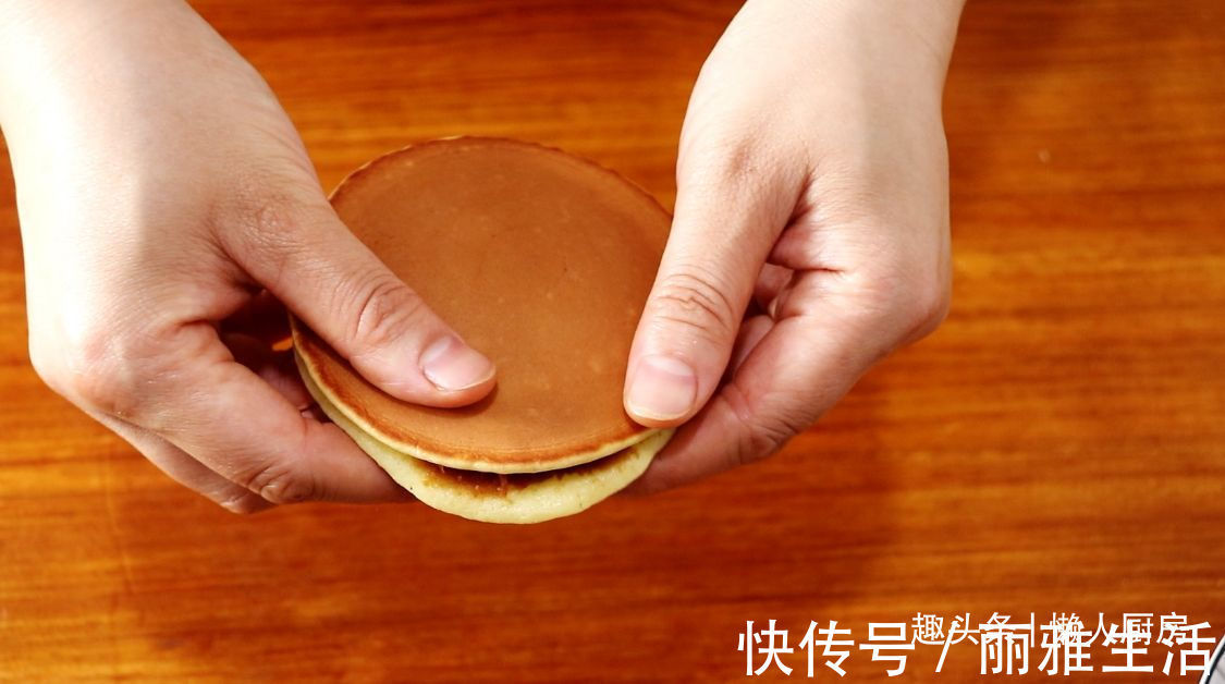 铜锣烧|2个鸡蛋,一勺面粉,这是孩子最爱吃的美食,看得口水直流