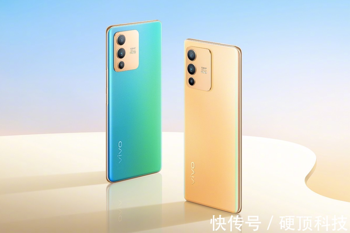 营销|vivo S12铺天盖地的营销，是想遮刘海屏、扬声器、塑料边框……