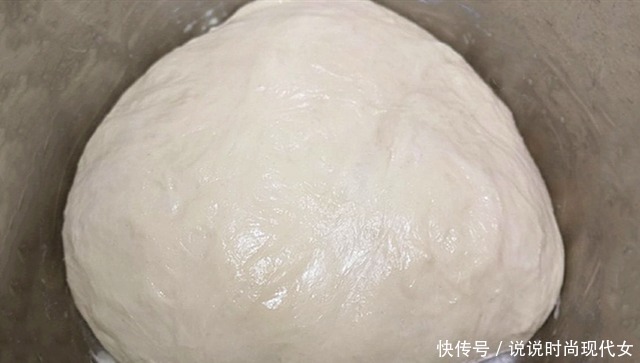 炸油条用酵母不蓬松配方和做法教给你,个个金黄酥脆好看又好吃
