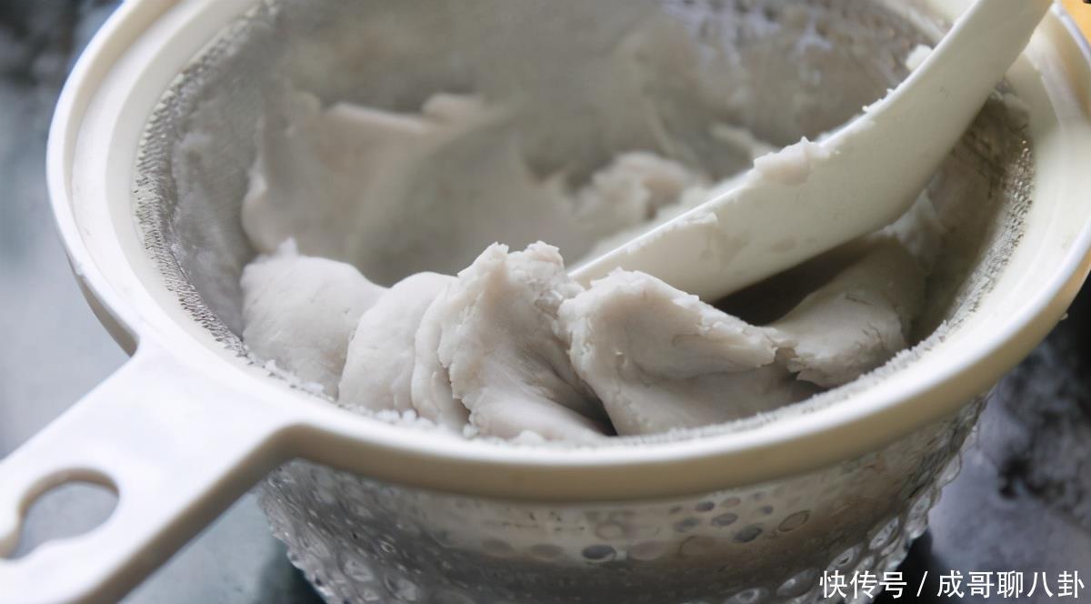 芋头新吃法,一蒸一卷,营养美味颜值高,比买的甜品还好吃