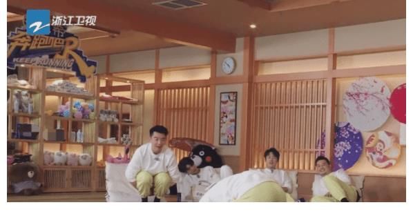 郑凯|《奔跑吧》上演低俗画面，疯狂拍摄嘉宾的臀部，重现猥琐场景