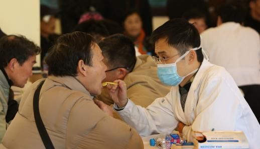 晨起有4种“异常”,或是肝病前兆,全不占,值得祝贺