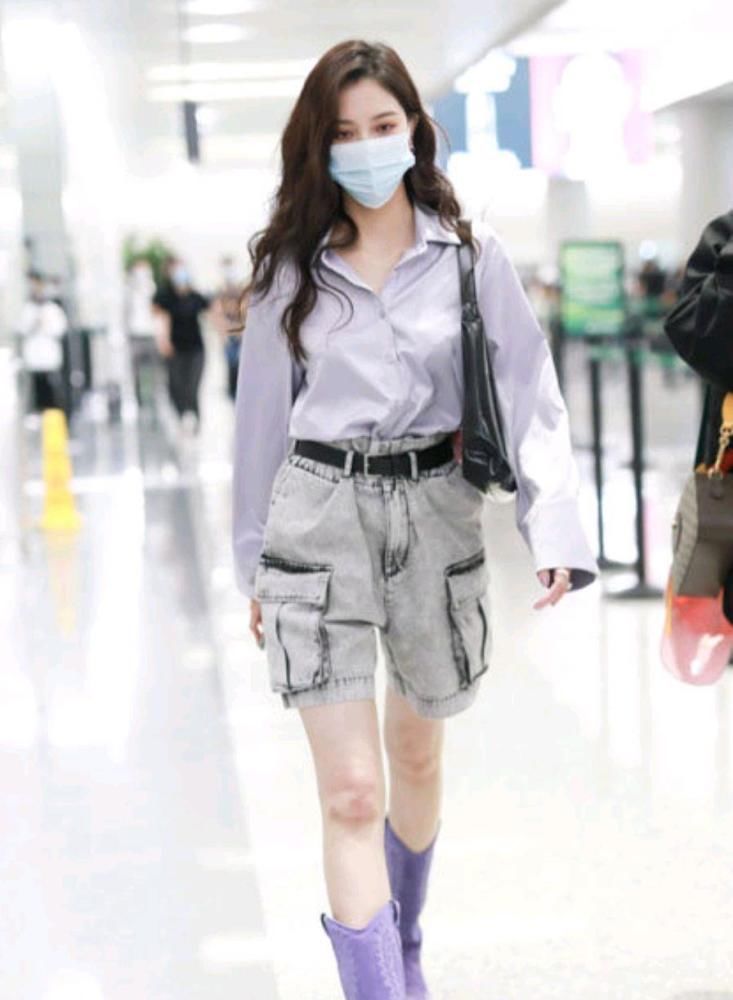 今冬超火的一对鞋子,叫“骑士靴”,帅气时髦,女明星都在穿!