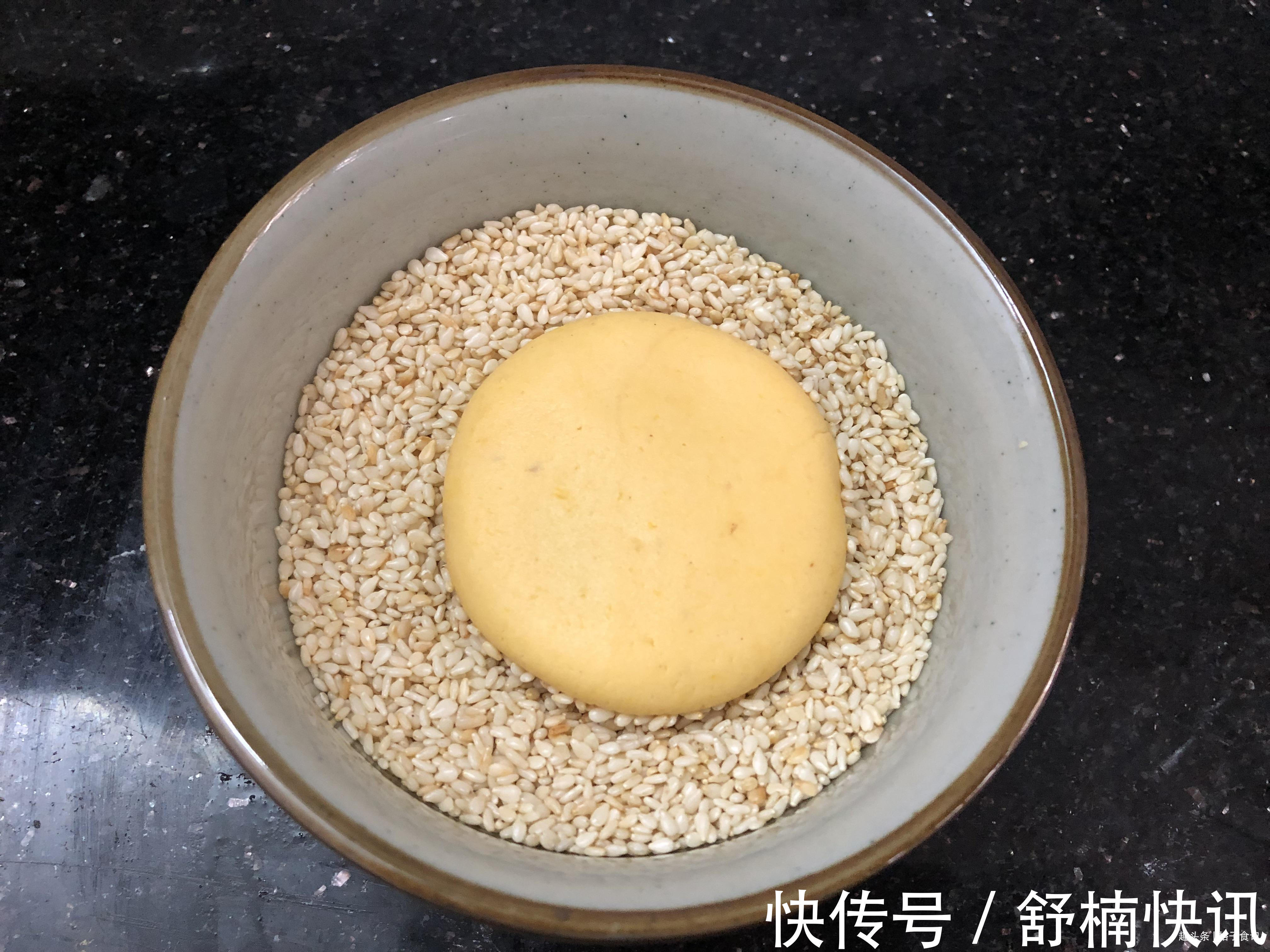 糯米粉|南瓜最好吃的做法，加上糯米粉拌一拌，香甜软糯，上桌家人抢着吃