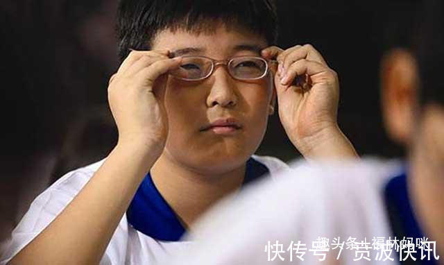 自卑|孩子的这5个细节,说明他内心很“自卑”,父母尽早引导很重要