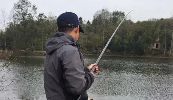 别不服气!冬天还得这样钓,简单几招,钓一次哪能够