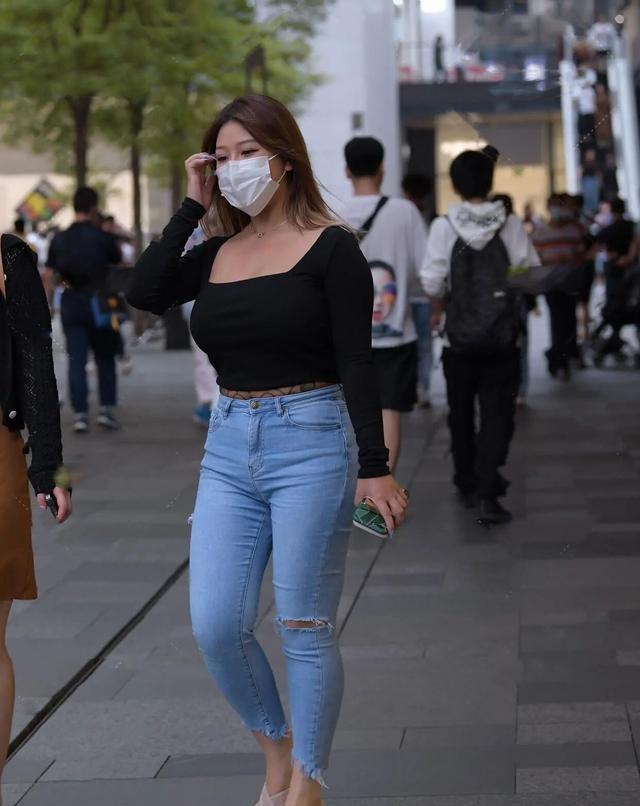 icecre打底裤好显气质,格外引人注目,简单美感