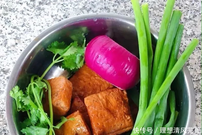 汴梁美食|凉拌香干,清爽可口,柠檬煎鸡块,酸酸甜甜,每次上桌准光盘!