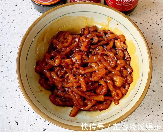 不粘锅|炒肉时加淀粉是大错！换成这2样，牢记3技巧，嫩滑入味，不粘锅