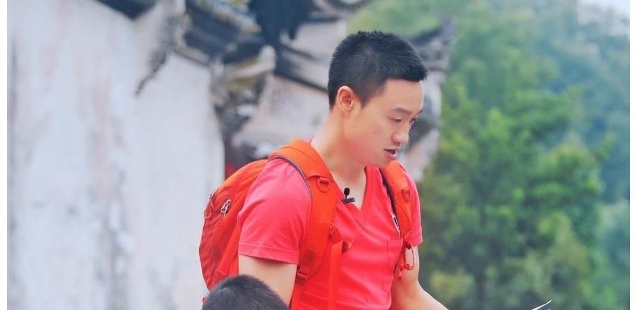 国联|他是《爸爸去哪儿》的杨阳洋,今11岁,腿就和爸爸一样长了!