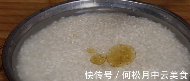 蒸米饭用冷水还是热水,10个人9个错,教你正确做法,米饭喷香!