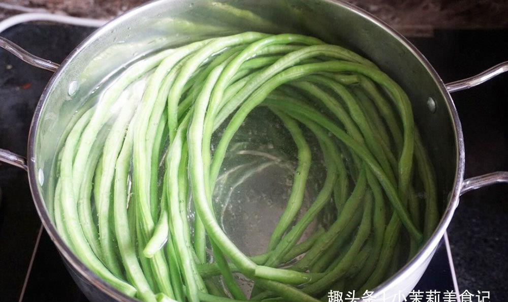 筋道|晒干豆角,有人焯水有人直接晒,都不对,教您1招,耐保存更好吃