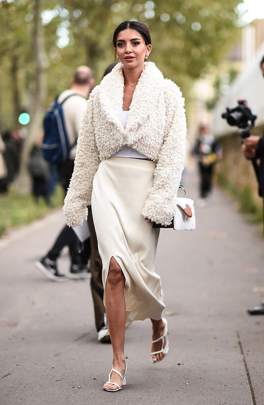 “时尚黑马”羊羔毛外套怎么选? 9套穿搭干货分享, 快来抄笔记吧