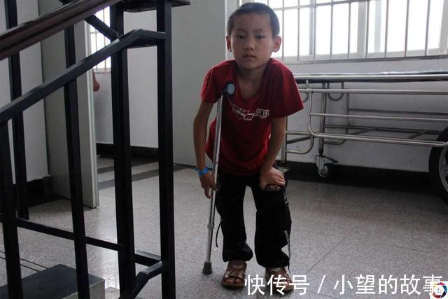 男童|男童骨折后不敢说导致残疾,妈妈离去,耳聋爸爸苦苦携其求医4年