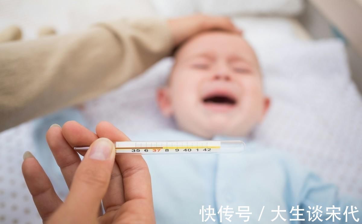 喝水|新生儿出生后先喝奶还是水 喝错影响发育, 母乳少的妈妈别做错