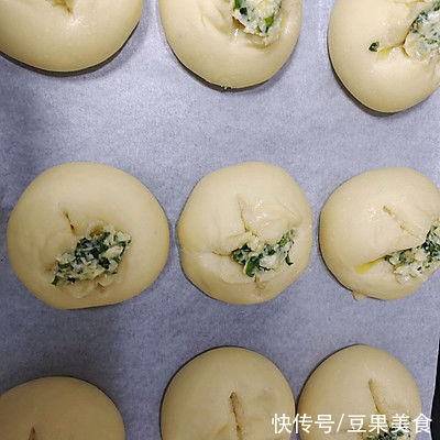 想要吃得健康，还是得吃法式蒜香小餐包