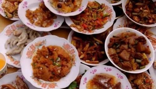 隔夜饭菜|一定要记住,这4种隔夜菜千万不能吃,吃了很容易导致食物中毒