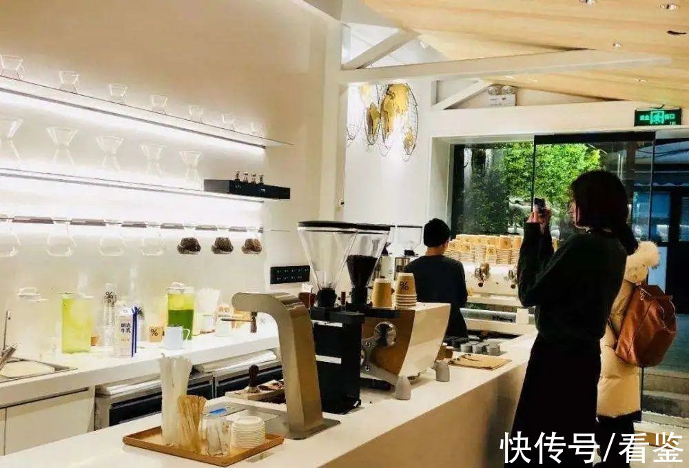 内卷|“哈尔滨1000万人口，900万人在探店”？