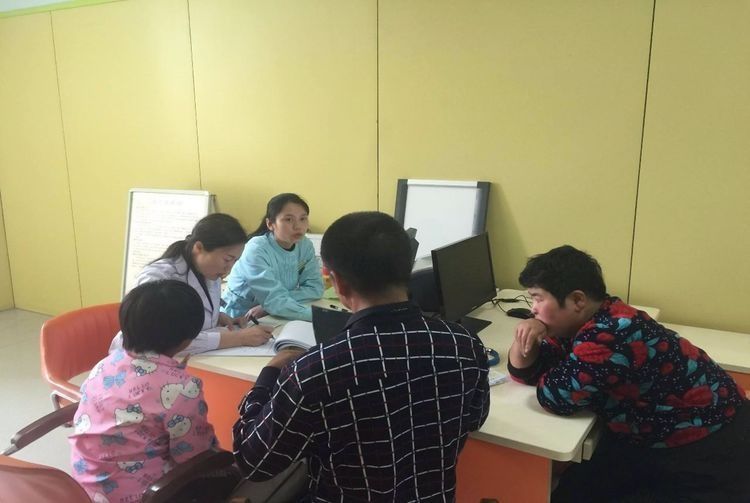 检查|7岁男孩停止长高，检查后医生痛斥为啥要给孩子吃这2类食物