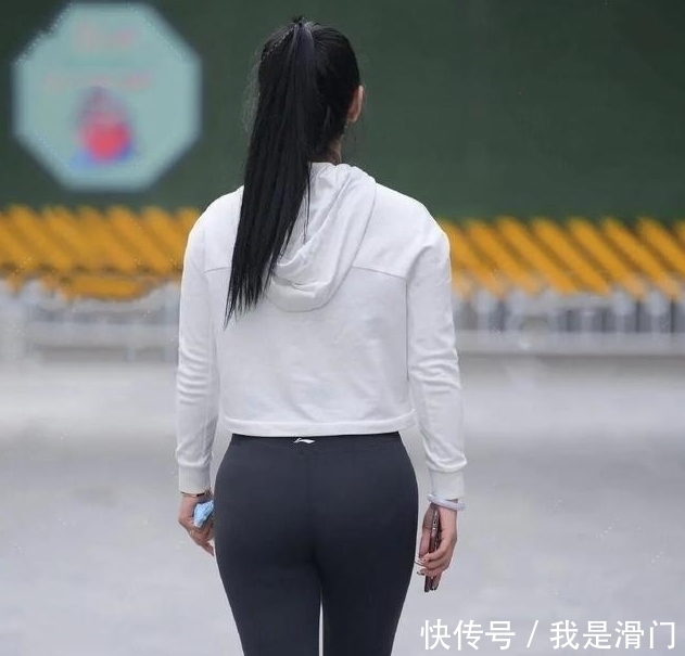 “打底裤”失宠了，直男更青睐健美裤，化解“小粗腿”的烦恼