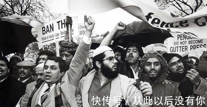 小说$小说作家因在书中抹黑宗教,被全球追杀,在外躲藏几十年不敢回家