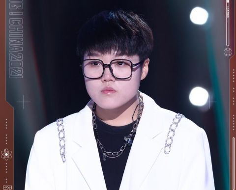 张露馨|李荣浩顶着被骂的风险教王靖雯投机取巧，结果对方不听话，太亏了