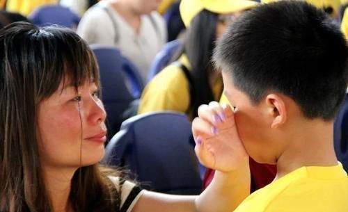 家长|男孩以为自己“穷”,谁知全家就他“穷”,网友:全网最惨富二代