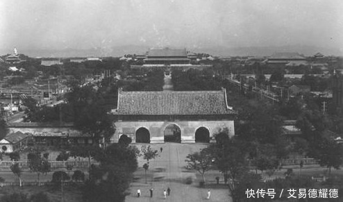 大清|清朝灭亡后，民国准备把故宫的大清门改成中华门，门上的字奇怪