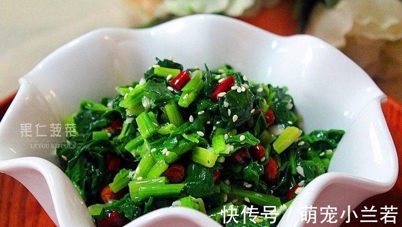 菠菜|春天一定要吃的蔬菜，4种凉拌做法，爽口多汁，拌一大盘轻松吃光