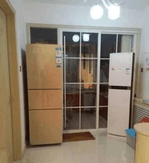 老婆|买不起大房子，老婆将客厅阳台改成卧室，爸妈过来总算有地方住了