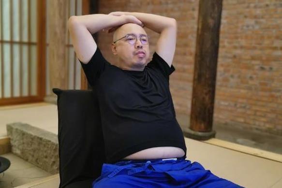 乘风破浪的姐姐 芒果台再出新综艺看节目名字就觉得搞笑,徐峥沈腾的欢呼声好高