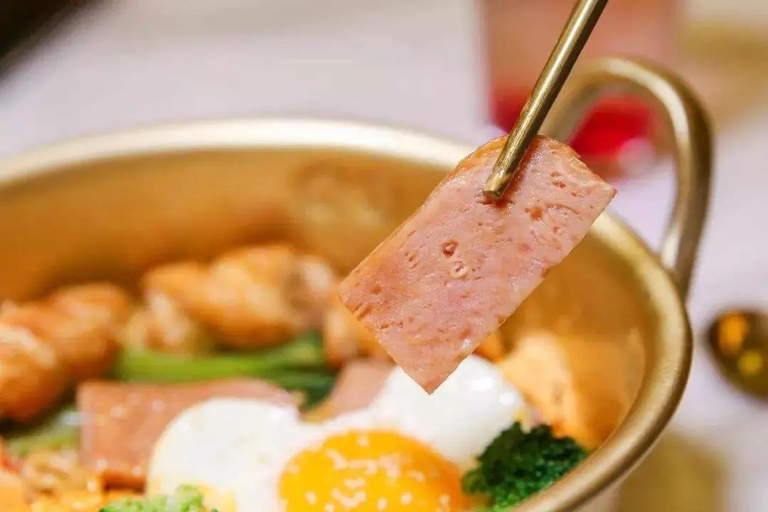 健康|“午餐肉”是怎么来的?这种“罐头食品”,到底健不健康?