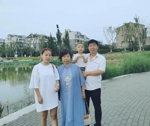 奇奇#杜新枝炫耀楷楷有博士名师团,田静晒悦悦自律学习,成效高下立判