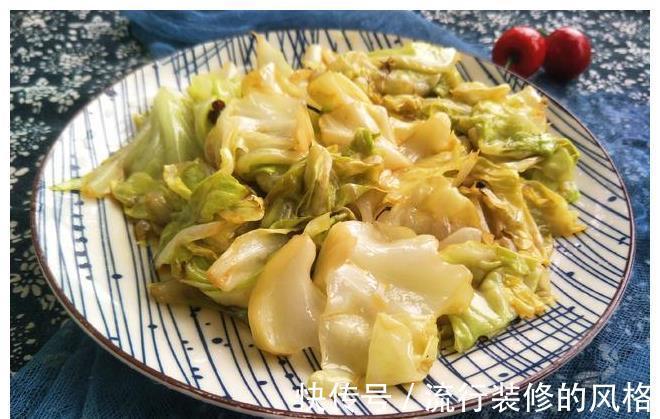 炒包菜|包菜的懒人做法,不用刀切,简单一炒就出锅,香脆又好吃