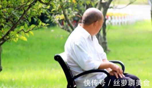 睡眠質量|老人活到105歲，抽煙喝酒都做，晚年留下長壽秘訣，只有9個字！