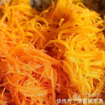 胡萝卜|南瓜胡萝卜蛋饼的做法