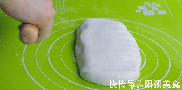 豆沙山药糯米糕,不用发面软糯香甜,简单3步,做法比驴打滚好吃