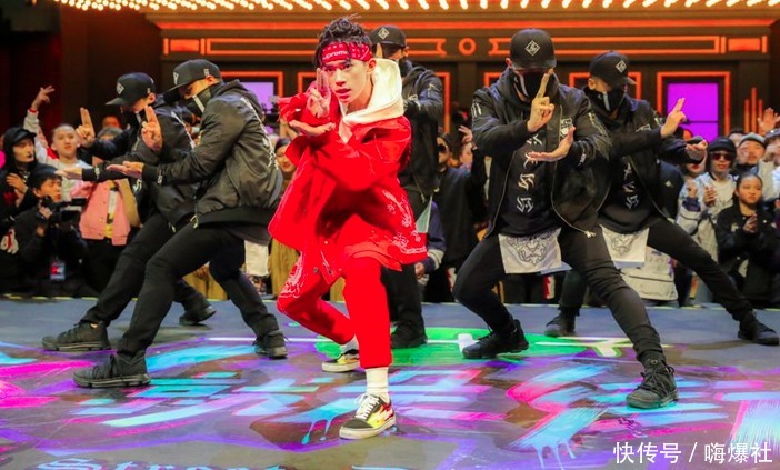 回归|不愧为顶流!王一博官宣回归街舞,2小时迎来200多万人点赞支持