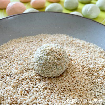 胡萝卜汁|餐桌上最有人气的家常菜之彩色芝麻糯米球