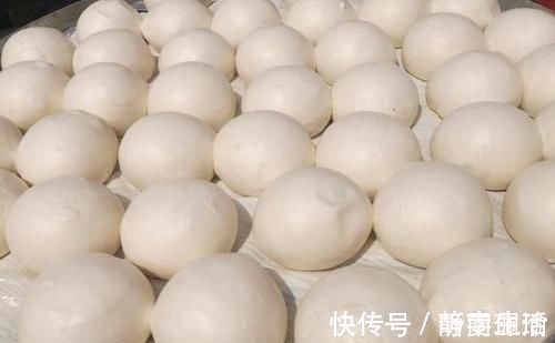馒头|蒸馒头别只加酵母,多加2种东西,30分钟发满盆,馒头更香软
