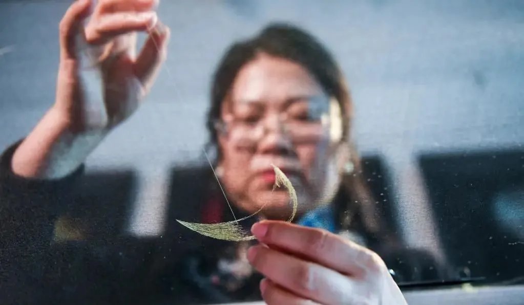 中国传统文化 她用一根针画出近万种颜色的星空，却拒绝美国航天局购买