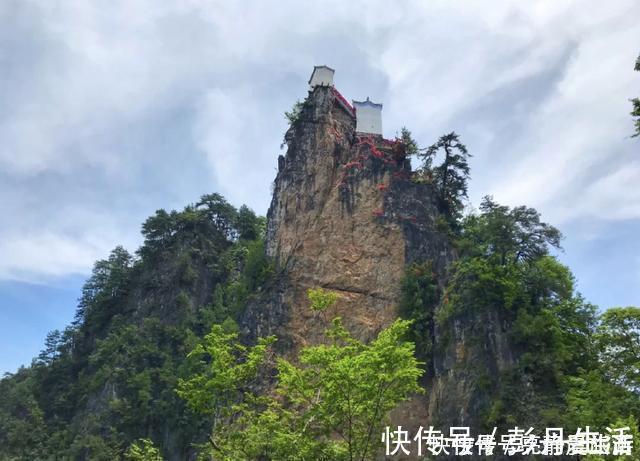 寺庙|竟有建在悬崖上的寺庙还是我国最险要的景区你敢前去挑战吗