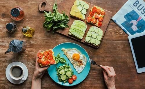 食物|早餐远离这些食物,营养低还容易长肉,再忙也别吃
