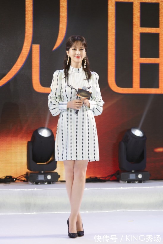 冻龄女神|赵雅芝重现“白素贞”,29年容颜未变,67岁风采依旧