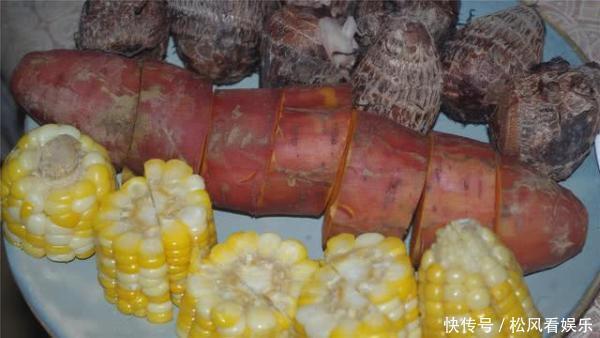 三百花300块钱请我做的生日餐,十三菜一汤,大家看看值不值