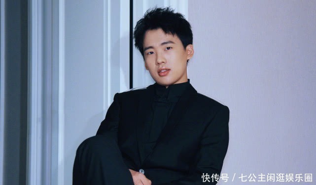 蹭完爹的热度，又开始蹭儿子郭麒麟被喊话限期退出《最强大脑》