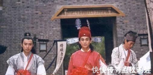 乾隆皇帝&乾隆出上联,考生听完不会扭头就想走,乾隆:别跑,状元了就是你!