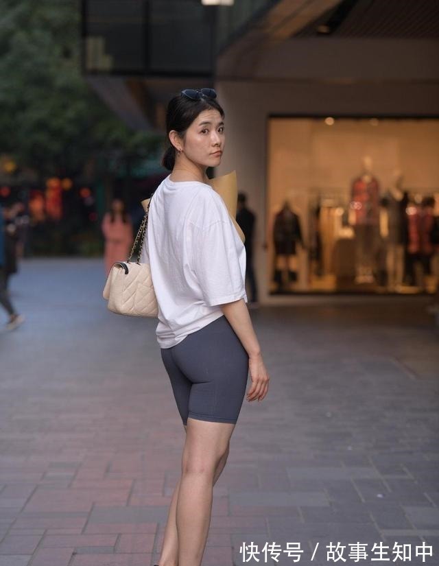 衬衫 时髦百搭的瑜伽裤穿搭上身很自然,穿出雅致的高级感,清爽减龄!
