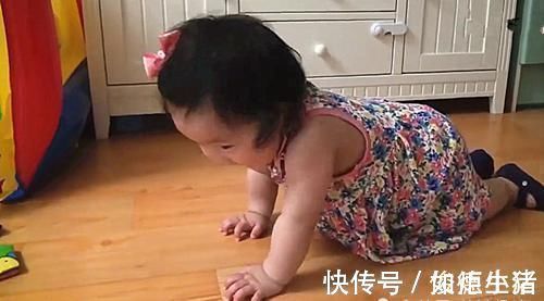 皮球|2岁宝宝砸碎了妈妈的手机,爸爸接下来的举动,直接毁了儿子一生