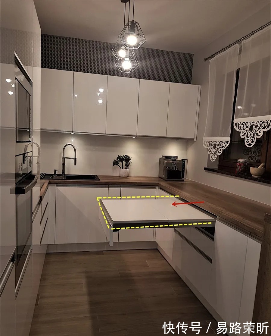 踢脚线|如何在同样的厨房空间里,比别人家多出双倍、四倍、六倍...的收纳空间呢?